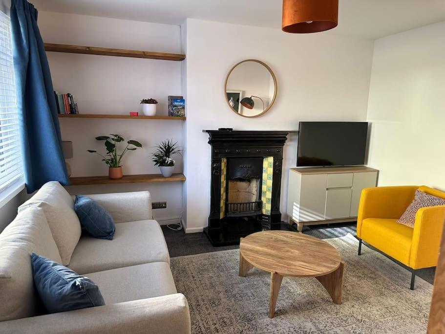 Revamped Holywood Town Centre House公寓 外观 照片